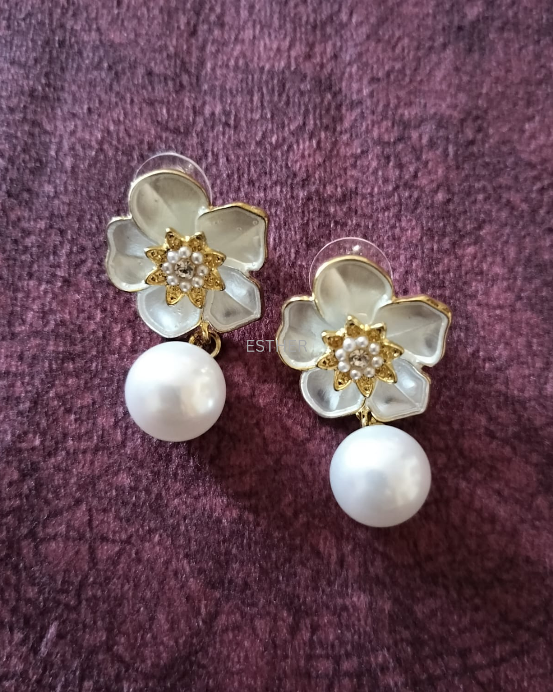 Moonpetal Pearl Earrings