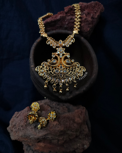 Diamond Peacocks