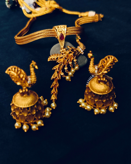 Royal Feathers